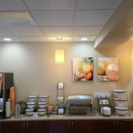 Comfort Inn & Suites Grafton-Cedarburg Εξωτερικό φωτογραφία