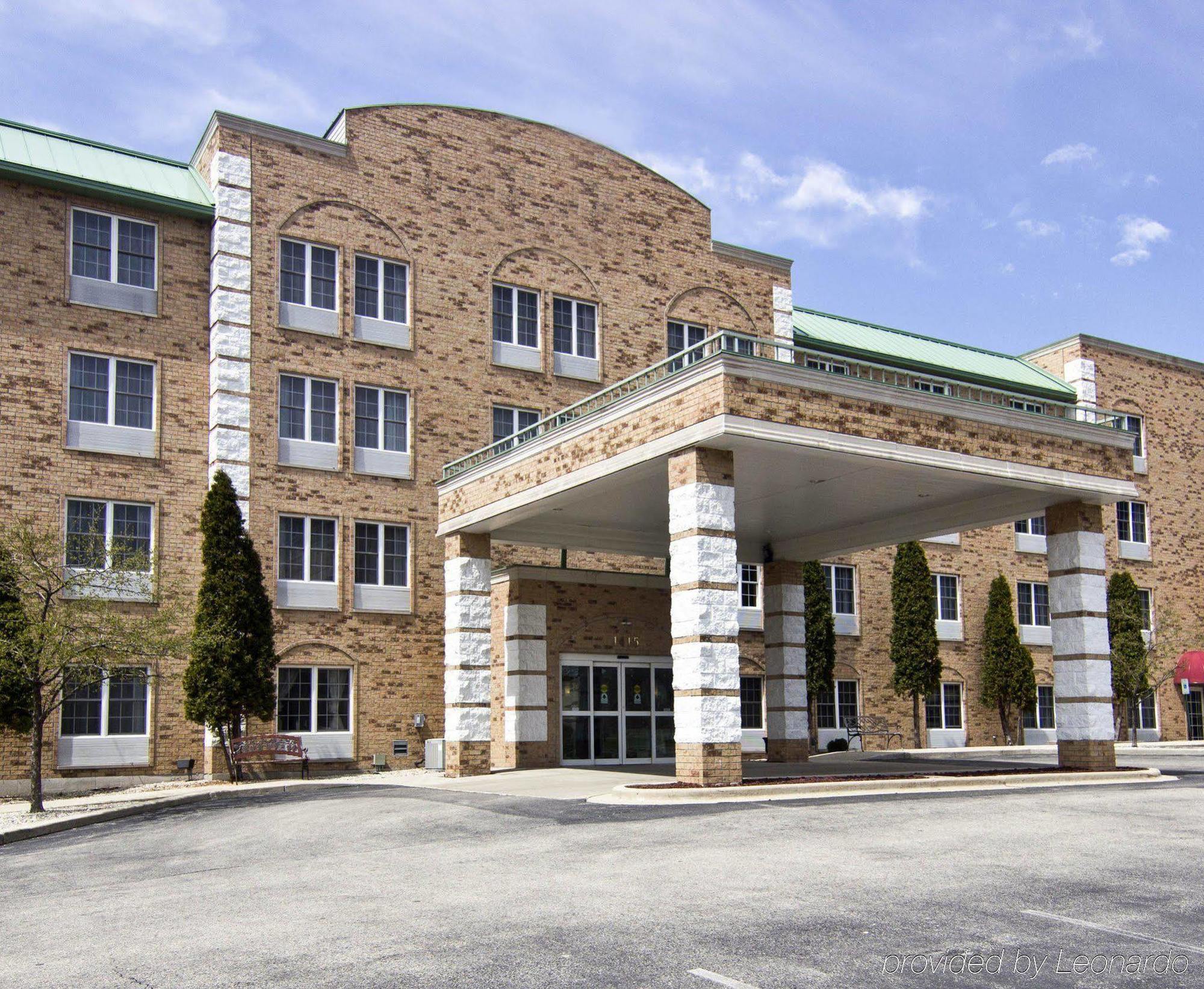 Comfort Inn & Suites Grafton-Cedarburg Εξωτερικό φωτογραφία