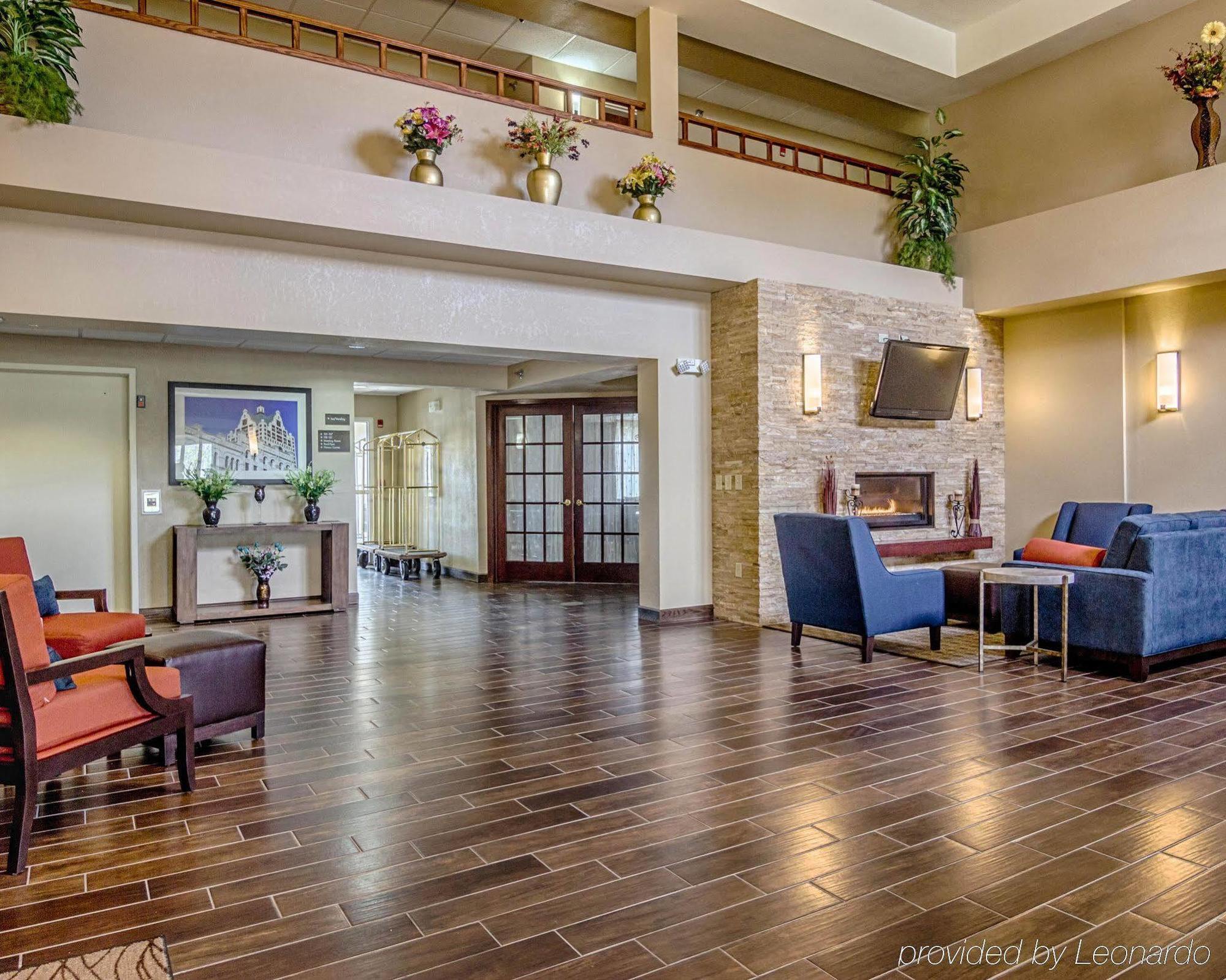 Comfort Inn & Suites Grafton-Cedarburg Εξωτερικό φωτογραφία
