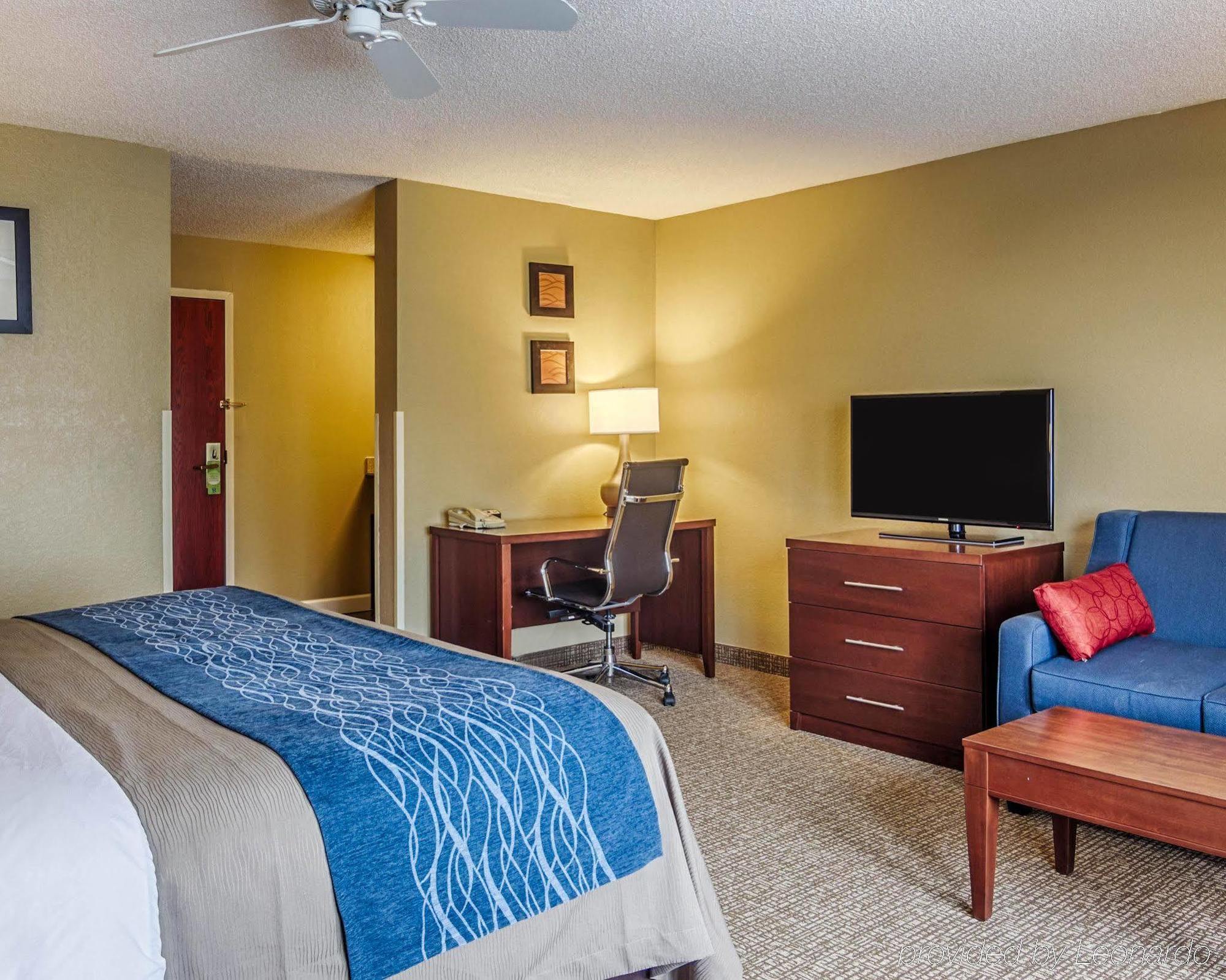 Comfort Inn & Suites Grafton-Cedarburg Εξωτερικό φωτογραφία