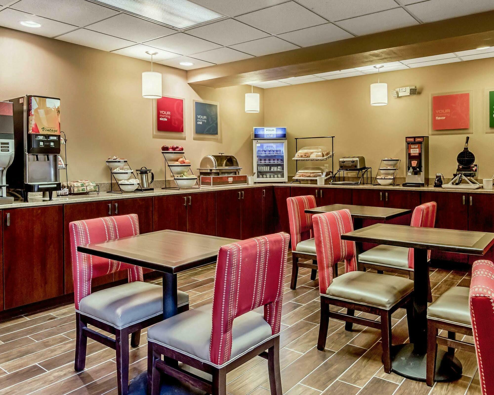 Comfort Inn & Suites Grafton-Cedarburg Εξωτερικό φωτογραφία