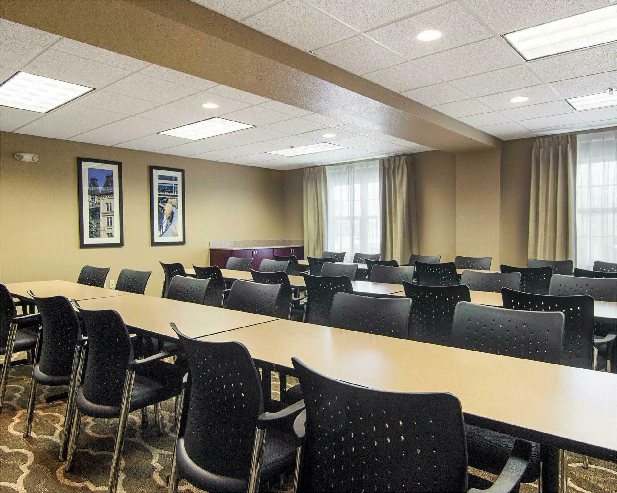 Comfort Inn & Suites Grafton-Cedarburg Εξωτερικό φωτογραφία