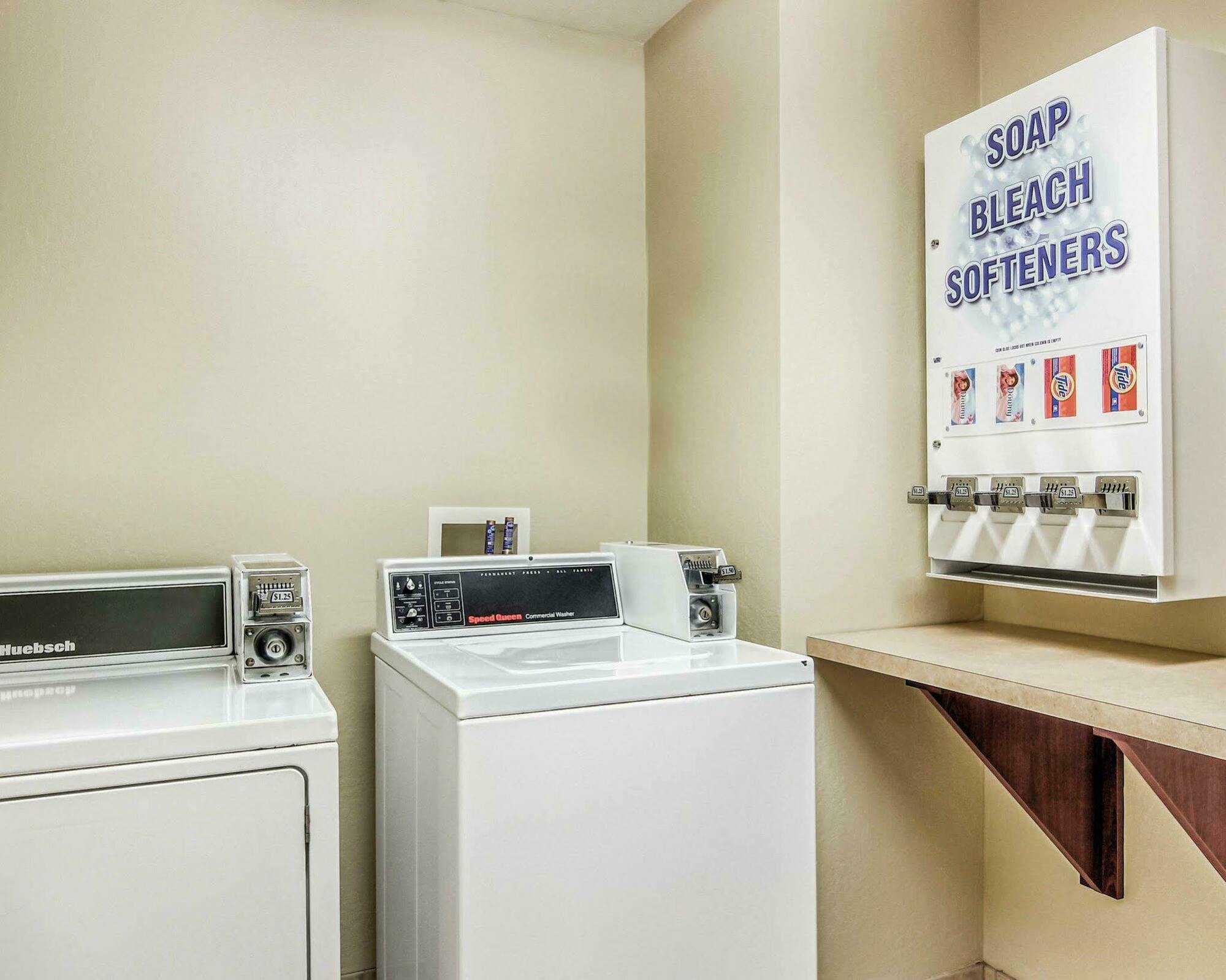 Comfort Inn & Suites Grafton-Cedarburg Εξωτερικό φωτογραφία